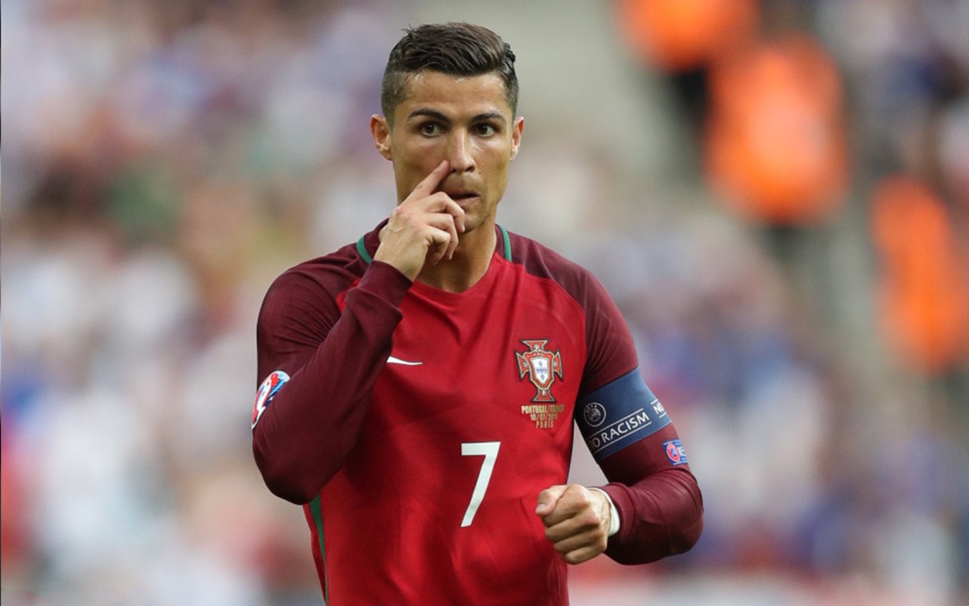 开云足球官网-争议之眼下的足球，VAR判罚再引波澜，本泽马点球风波拷问技术公平，VAR再陷信任危机，本泽马点球风波拷问技术公平